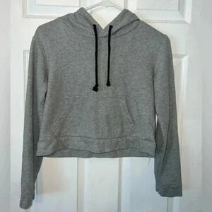 Forever 21 Slightly Cropped Hoodie. Size small